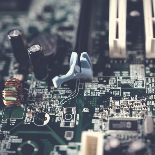 PCB with capacitors and copper coil